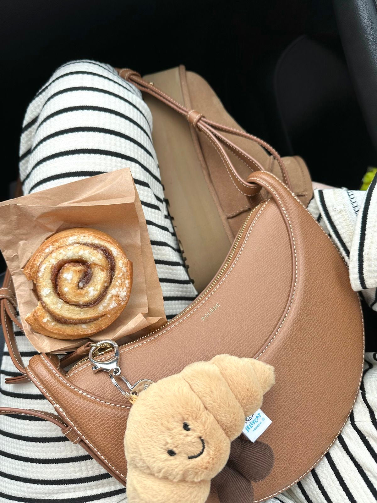 Charm croissant