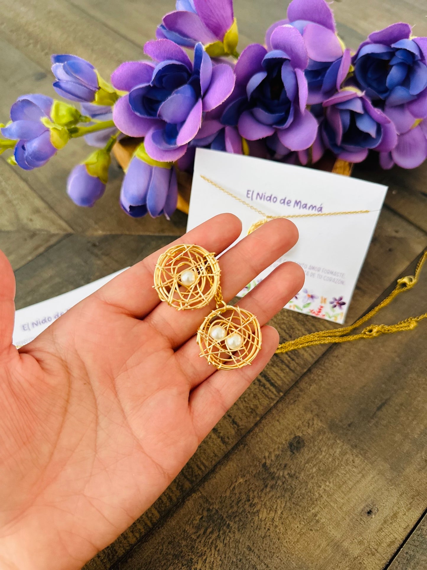 Collar “nido de mamá”