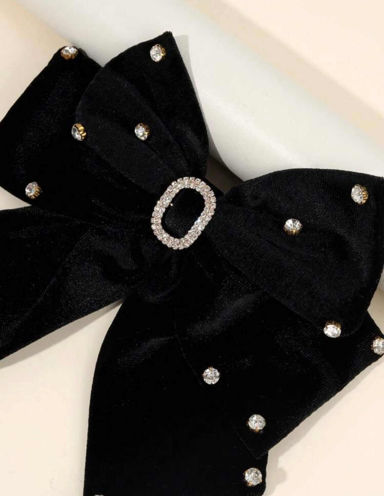 Bow black velvet