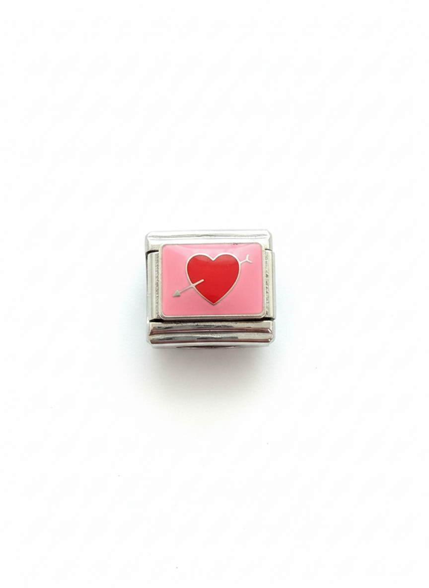 Charm corazón flechado