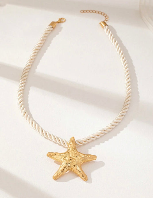 Collar estrella dorada