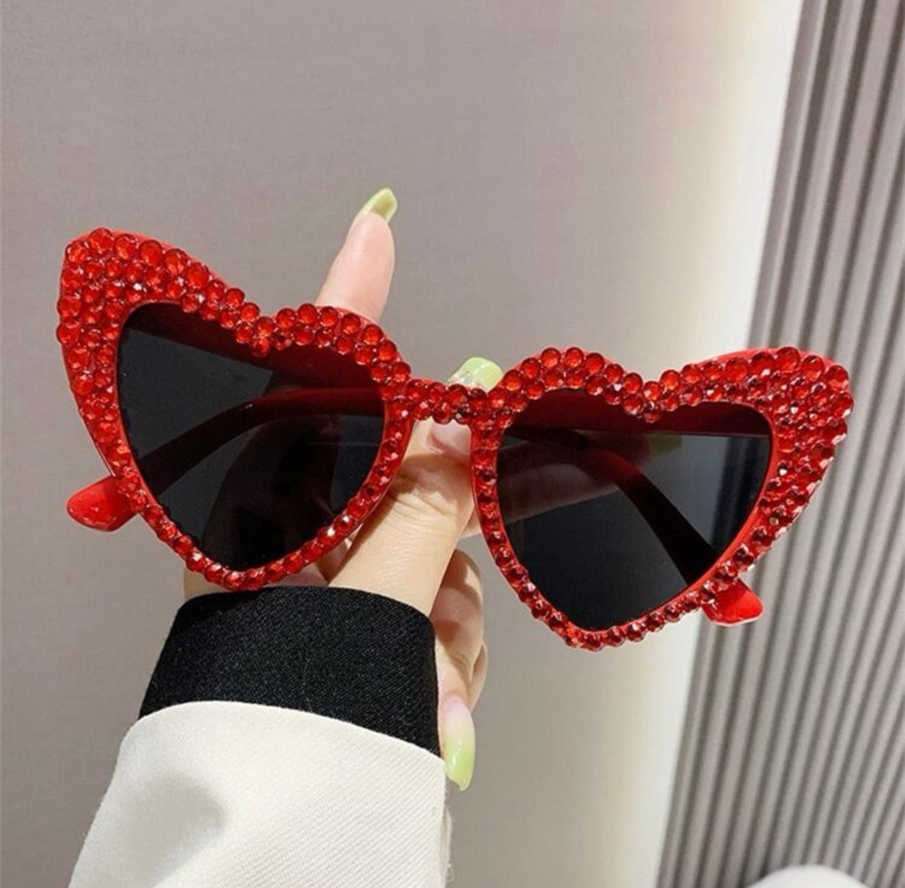 Sunnies glitter red heart