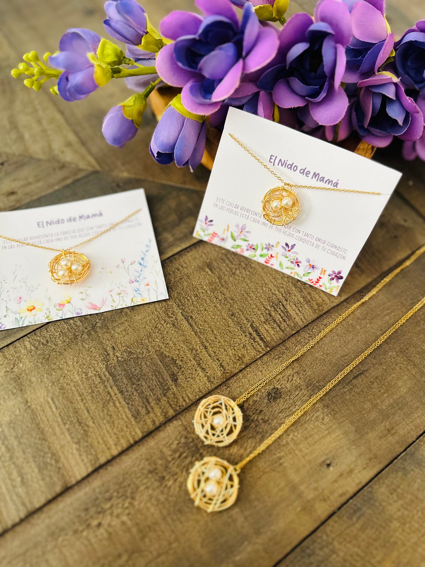 Collar “nido de mamá”