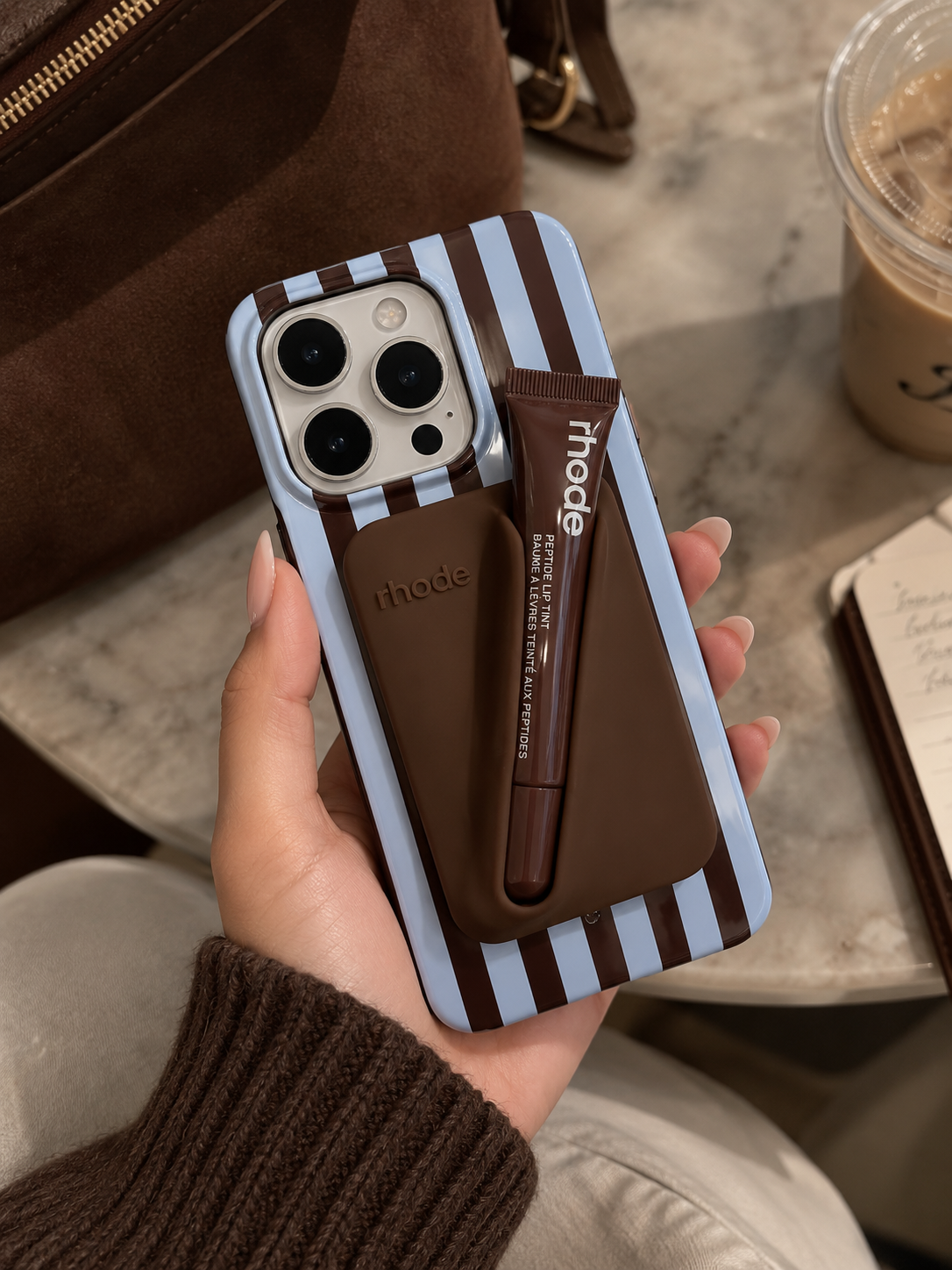 Mocha lip case