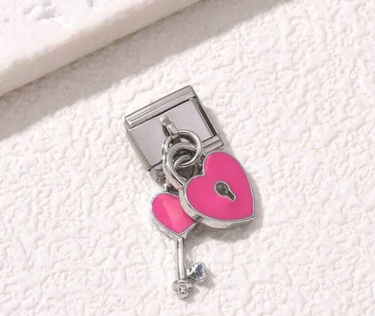 Charm corazón llave rosa