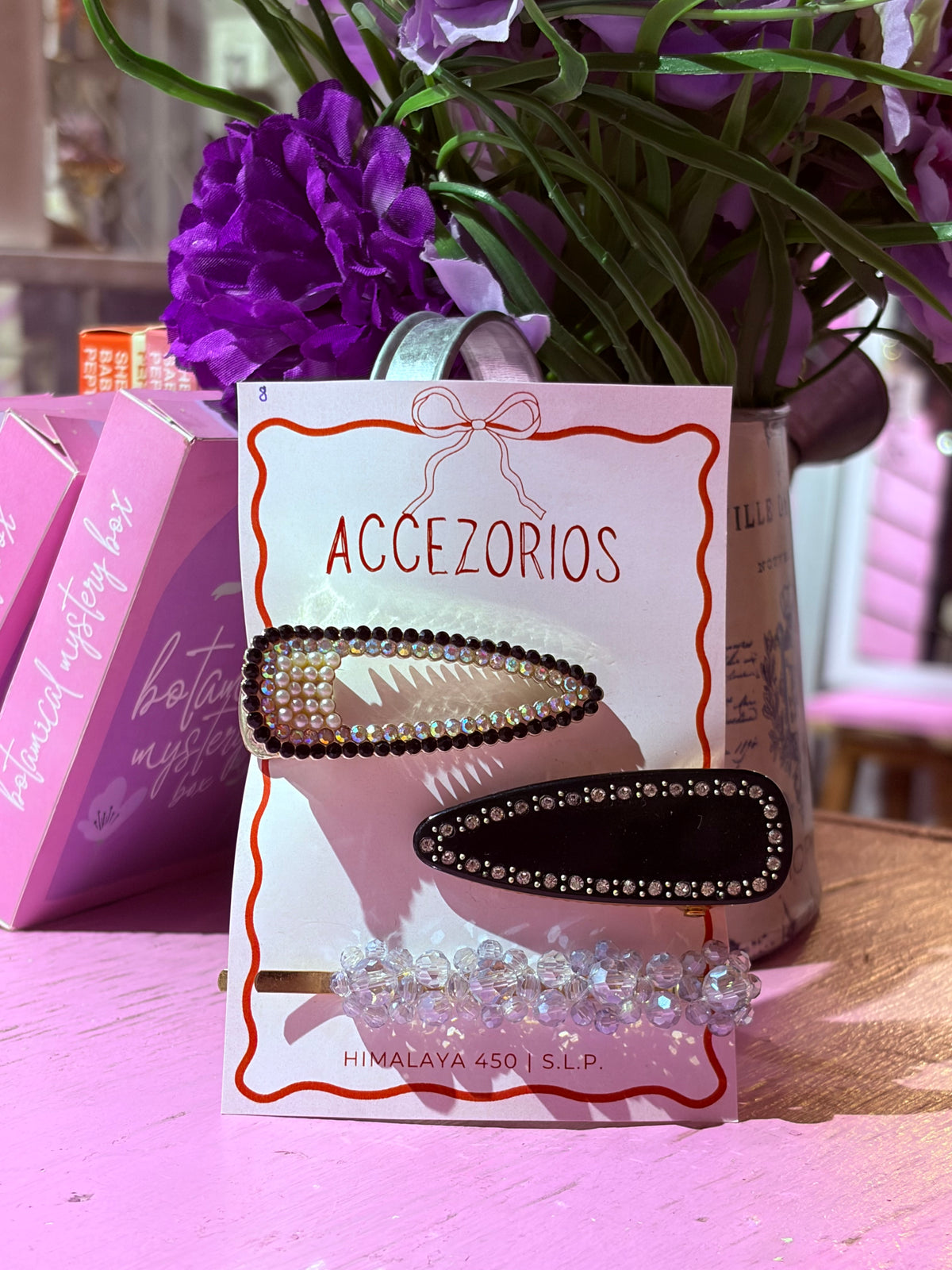 Elegant brooches