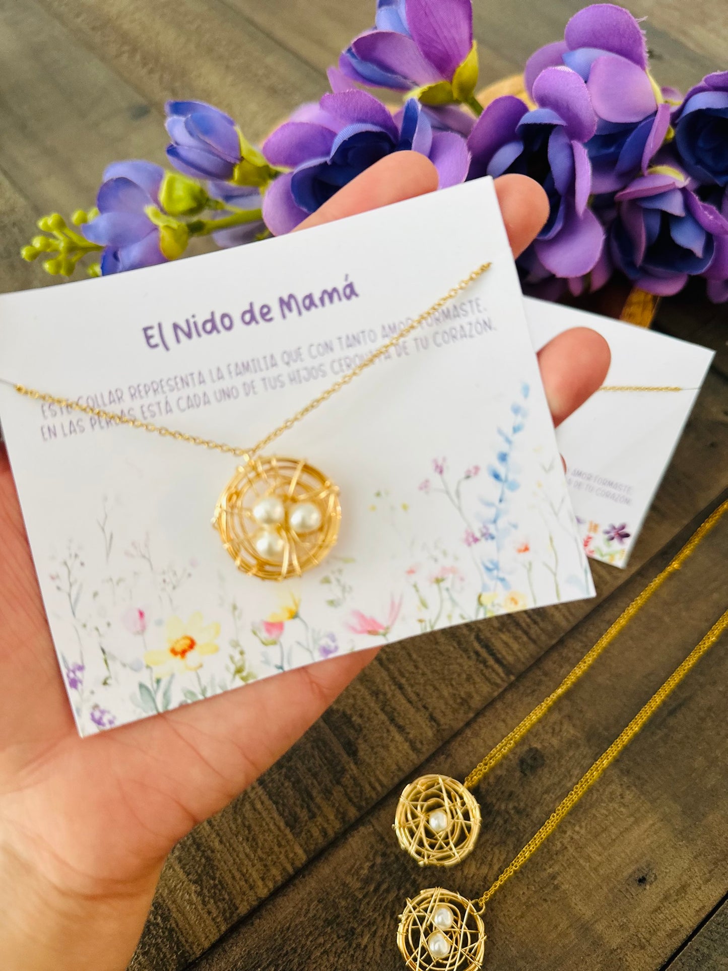 Collar “nido de mamá”