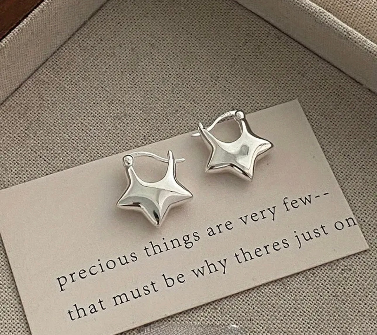 Aretes par estrellas