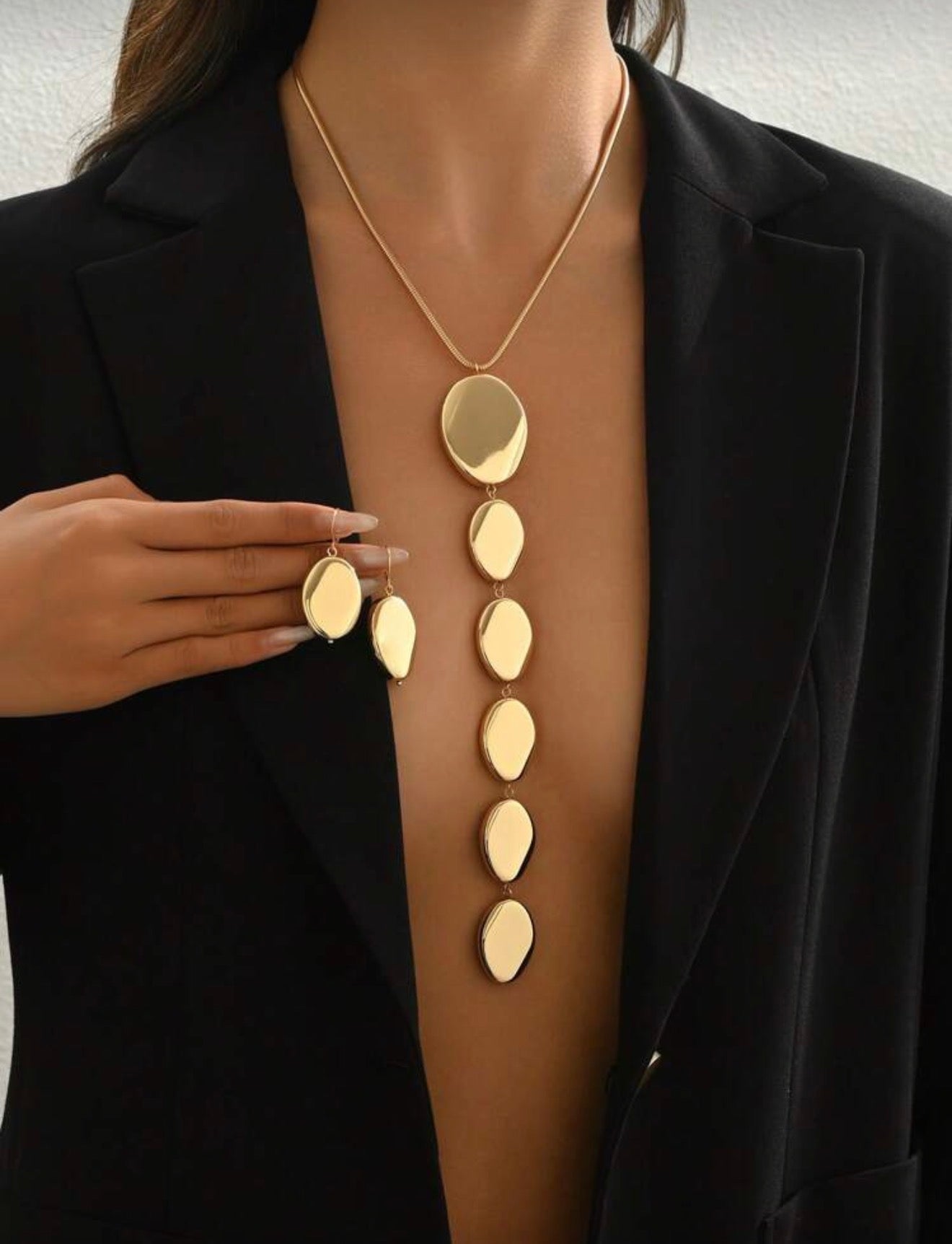 Collar línea minimalista