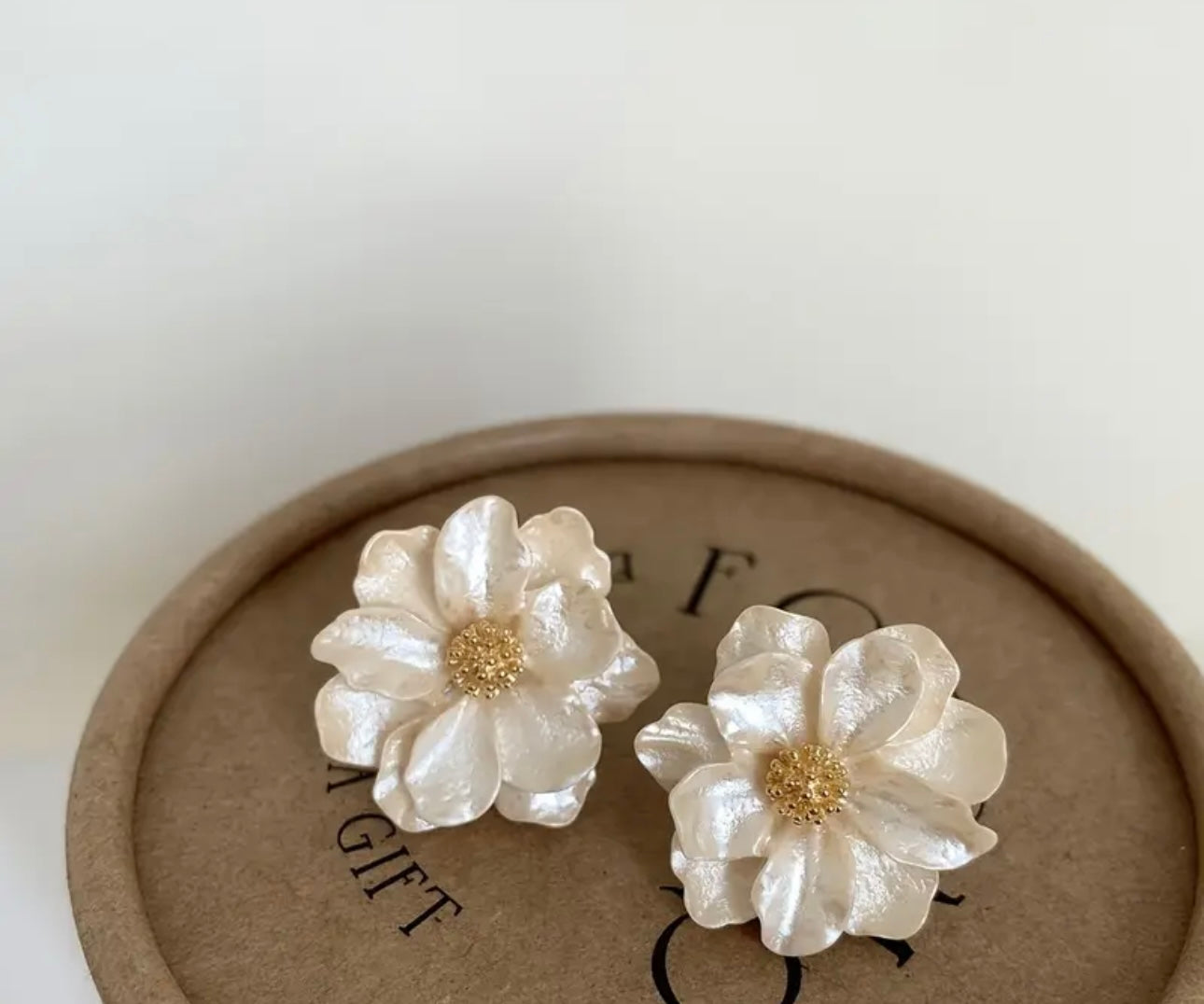 Aretes flor Margarita