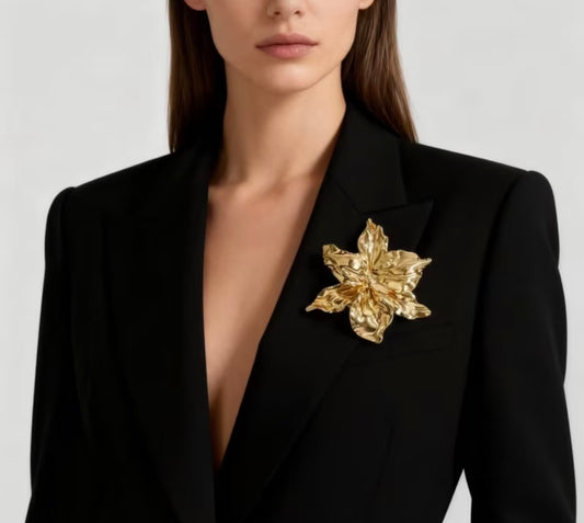 Broche flor dorada